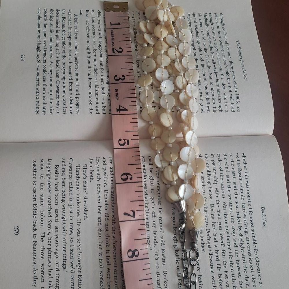 ‎Vintage Shell Necklace - Picture 6 of 7